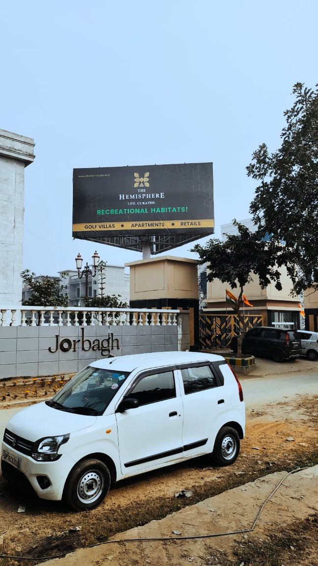 Brain and Fem Clinic illuminated sign