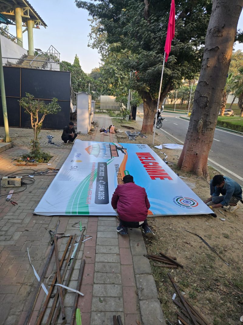 Flex board hoarding installation